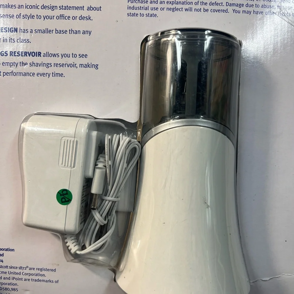 iPoint Electric Pencil Sharpener in White and Black